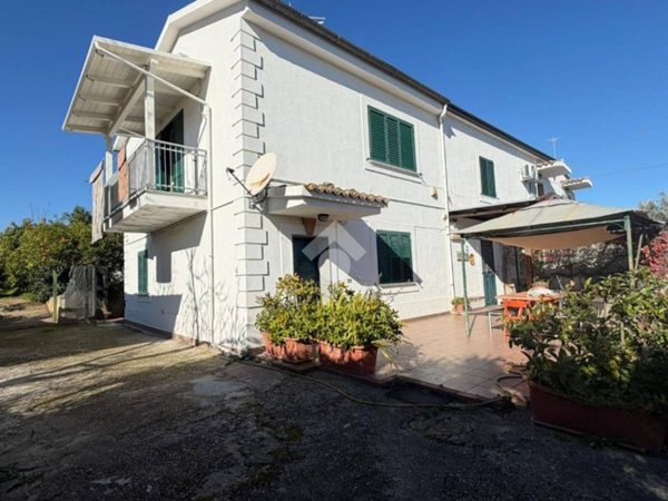 casa indipendente in vendita a Corigliano-Rossano in zona Piragineti