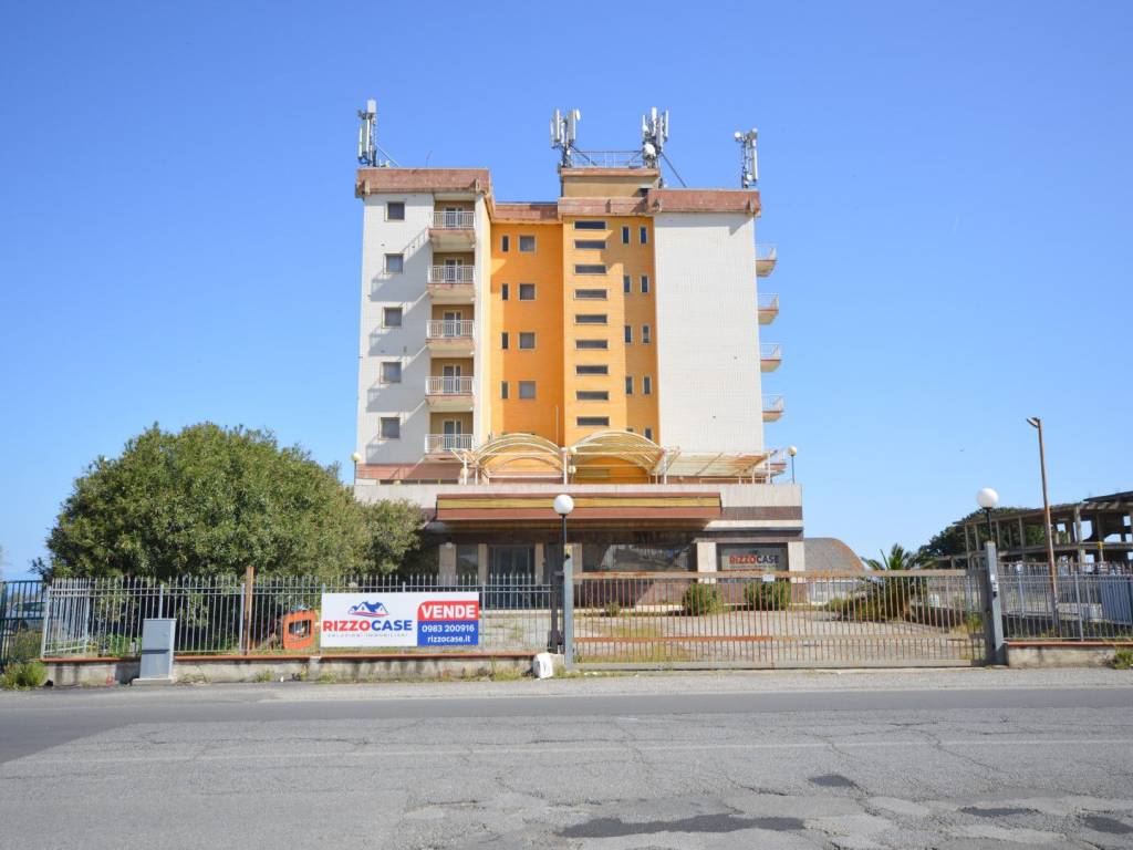intera palazzina in vendita a Corigliano-Rossano in zona Rossano Stazione