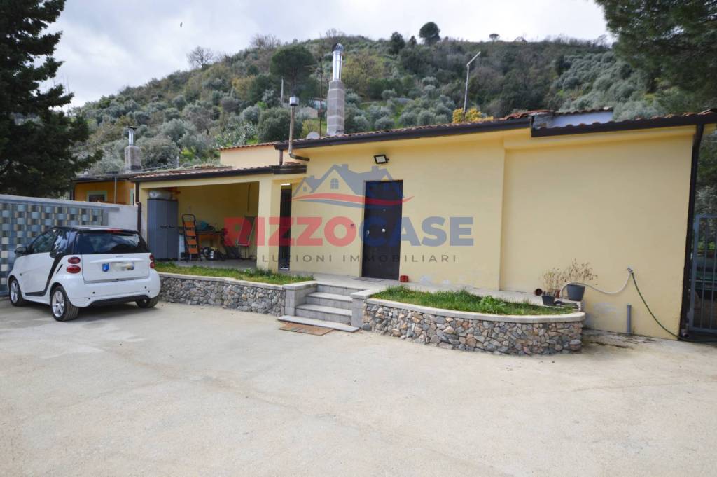 casa indipendente in vendita a Corigliano-Rossano in zona Rossano