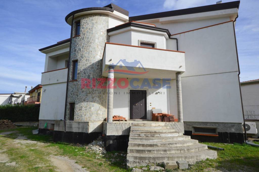 casa indipendente in vendita a Corigliano-Rossano in zona Rossano