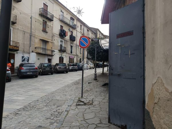 locale di sgombero in vendita a Corigliano-Rossano