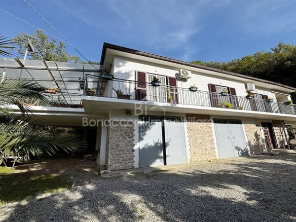 casa indipendente in vendita a Corigliano-Rossano in zona Rossano