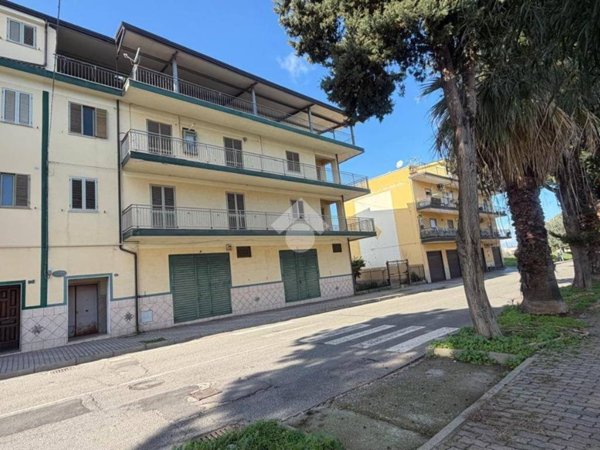 intera palazzina in vendita a Corigliano-Rossano in zona Rossano