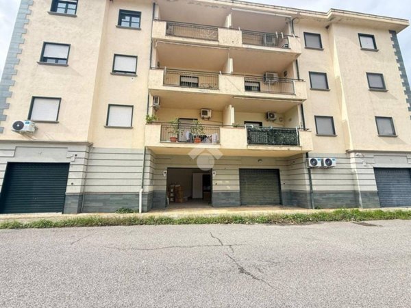 locale commerciale in vendita a Corigliano-Rossano in zona Rossano Stazione