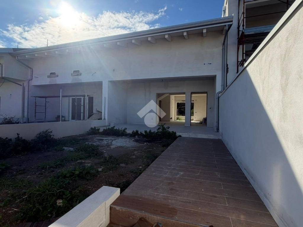 casa indipendente in vendita a Corigliano-Rossano in zona Rossano