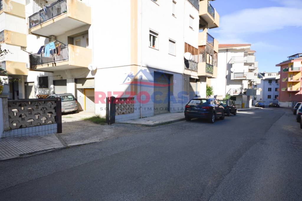 locale di sgombero in vendita a Corigliano-Rossano in zona Rossano