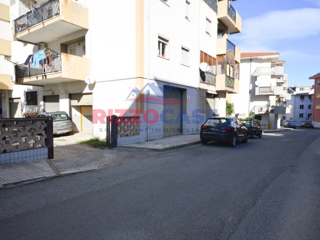 locale di sgombero in vendita a Corigliano-Rossano in zona Rossano