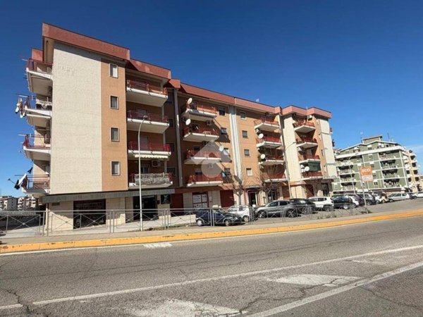 locale commerciale in vendita a Corigliano-Rossano in zona Rossano Stazione