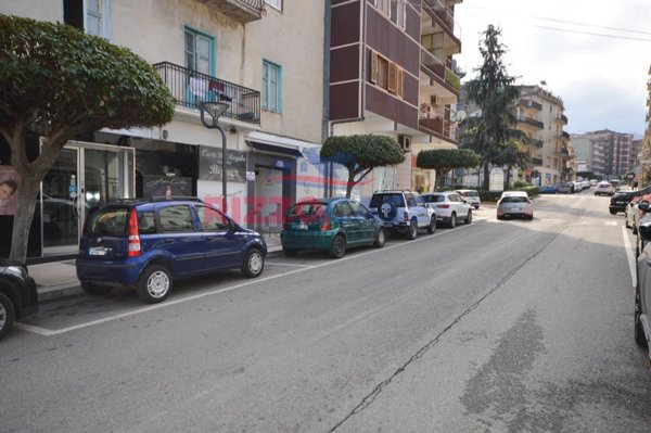 locale commerciale in vendita a Corigliano-Rossano in zona Rossano