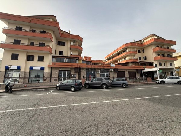 locale commerciale in vendita a Corigliano-Rossano