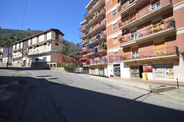 locale di sgombero in vendita a Corigliano-Rossano in zona Rossano
