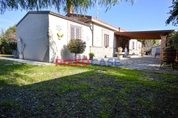 casa indipendente in vendita a Corigliano-Rossano in zona Rossano
