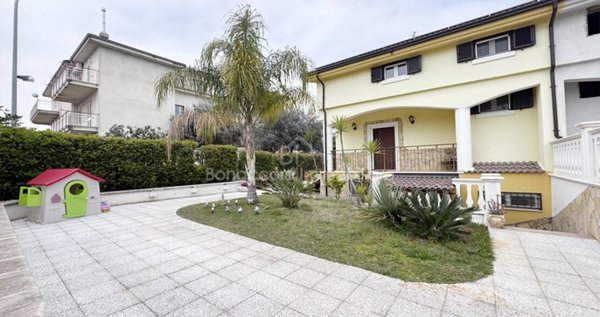 casa indipendente in vendita a Corigliano-Rossano in zona Rossano Stazione