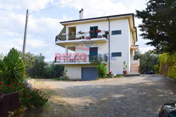 casa indipendente in vendita a Corigliano-Rossano in zona Rossano