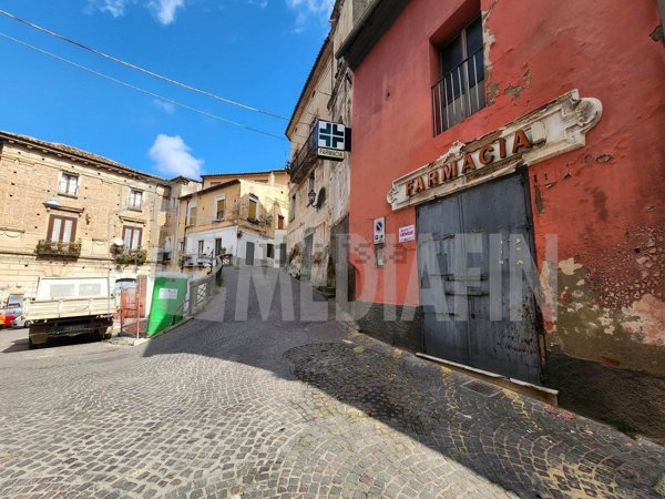 locale commerciale in vendita a Corigliano-Rossano