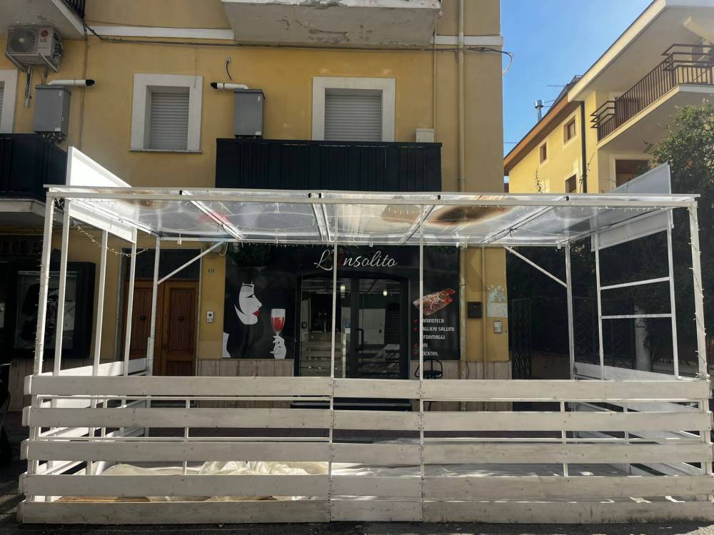 negozio in vendita a Corigliano-Rossano in zona Corigliano Calabro