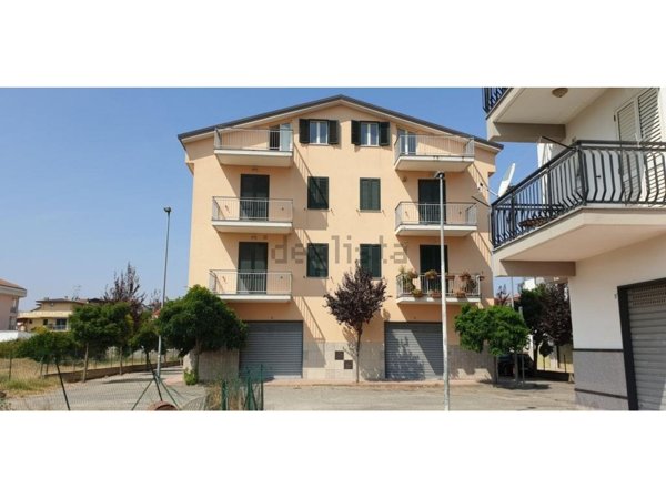 appartamento in vendita a Corigliano-Rossano in zona Rossano Stazione