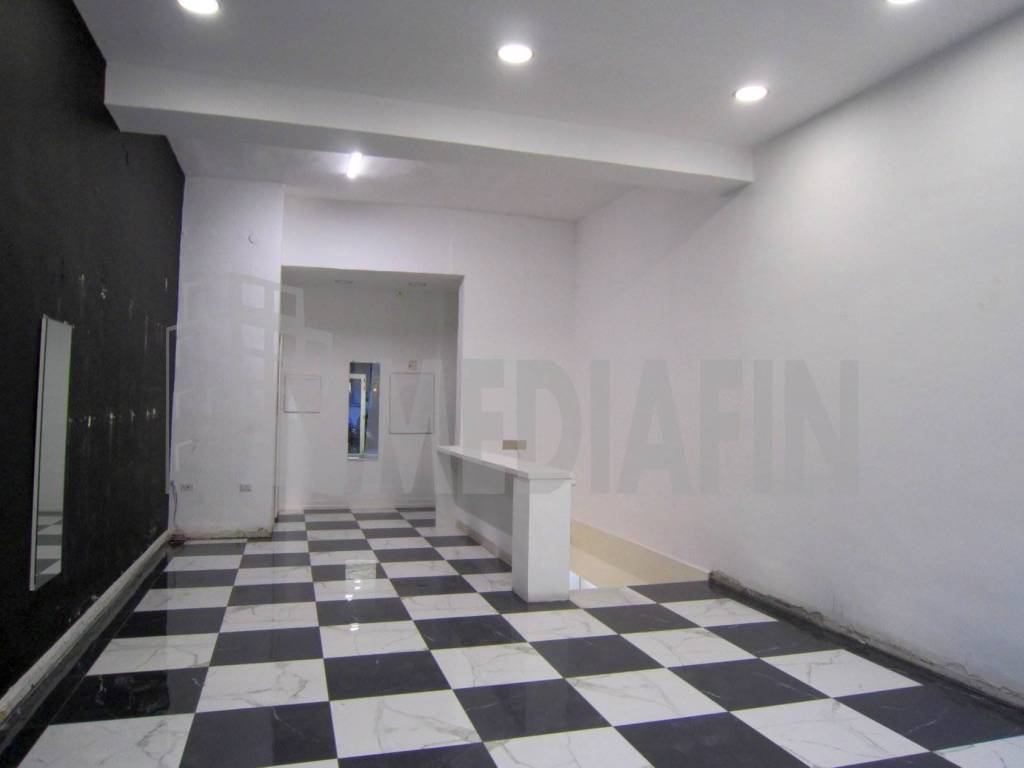 negozio in vendita a Corigliano-Rossano in zona Rossano Stazione