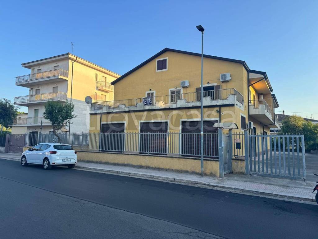 casa indipendente in vendita a Corigliano-Rossano in zona Fabrizio Piccolo