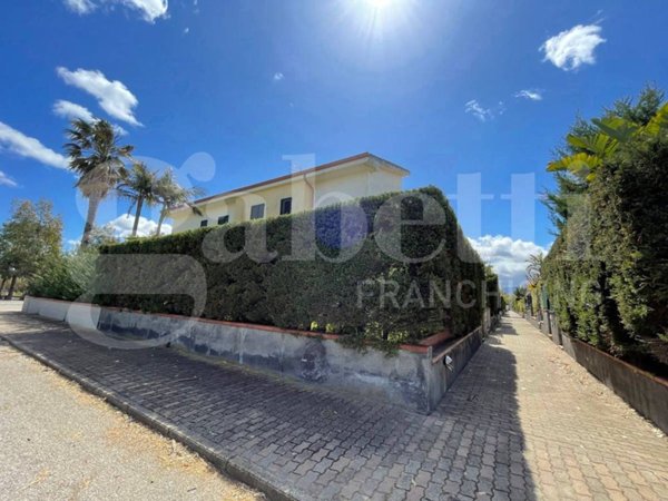 casa indipendente in vendita a Corigliano-Rossano