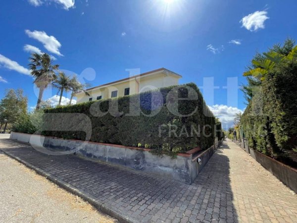 casa indipendente in vendita a Corigliano-Rossano in zona Rossano Stazione