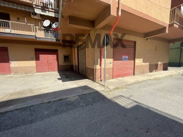 locale commerciale in vendita a Corigliano-Rossano