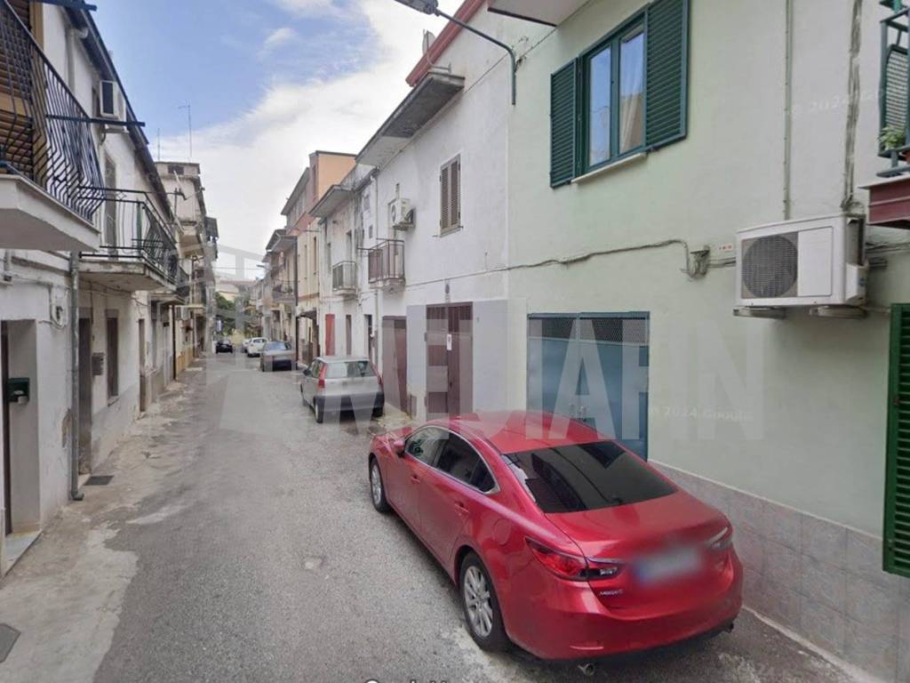 locale di sgombero in vendita a Corigliano-Rossano in zona Rossano Stazione