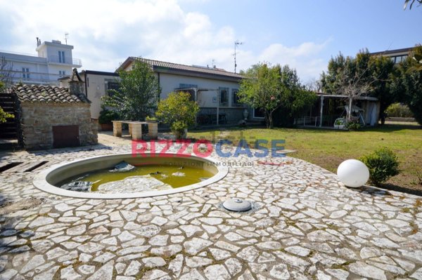 casa indipendente in vendita a Corigliano-Rossano in zona Rossano