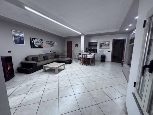 casa indipendente in vendita a Corigliano-Rossano in zona Cantinella