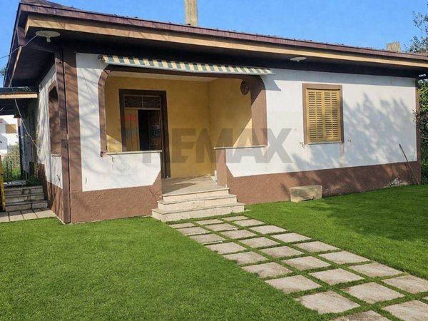 casa indipendente in vendita a Corigliano-Rossano in zona Fabrizio Piccolo