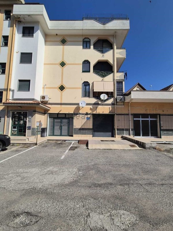 locale di sgombero in vendita a Corigliano-Rossano in zona Rossano