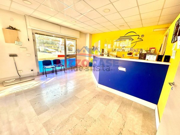 ufficio in vendita a Corigliano-Rossano in zona Rossano