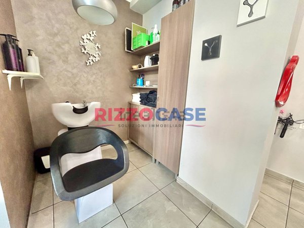locale commerciale in vendita a Corigliano-Rossano in zona Rossano