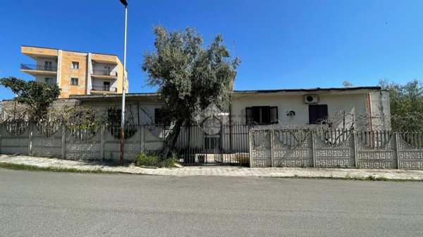 casa semindipendente in vendita a Corigliano-Rossano in zona Rossano