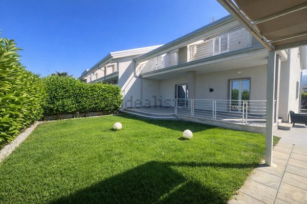 casa indipendente in vendita a Corigliano-Rossano