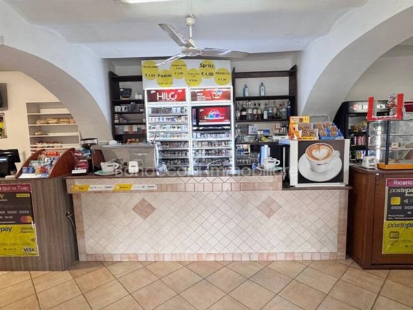 negozio in vendita a Corigliano-Rossano in zona Rossano