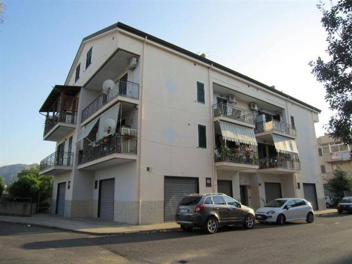 locale commerciale in vendita a Corigliano-Rossano in zona Rossano