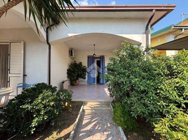 casa indipendente in vendita a Corigliano-Rossano in zona Fabrizio Piccolo