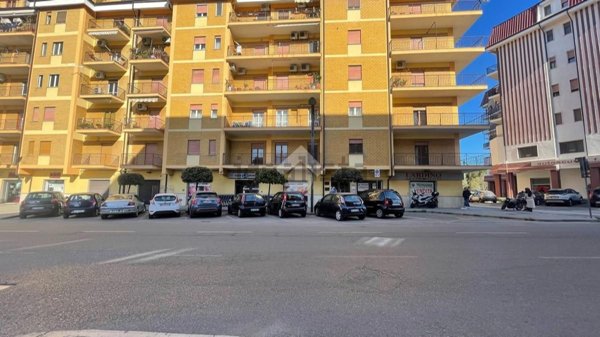 locale commerciale in vendita a Corigliano-Rossano in zona Rossano