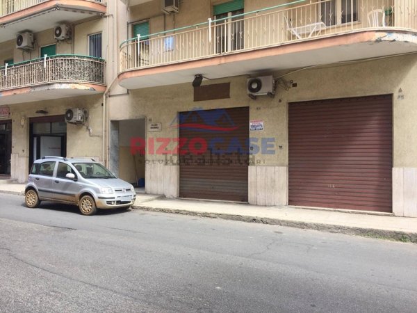 locale commerciale in vendita a Corigliano-Rossano in zona Rossano