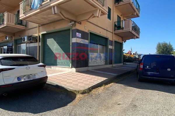 locale commerciale in vendita a Corigliano-Rossano in zona Rossano