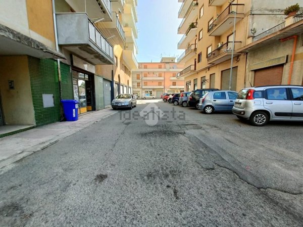 locale di sgombero in vendita a Corigliano-Rossano in zona Fabrizio Piccolo
