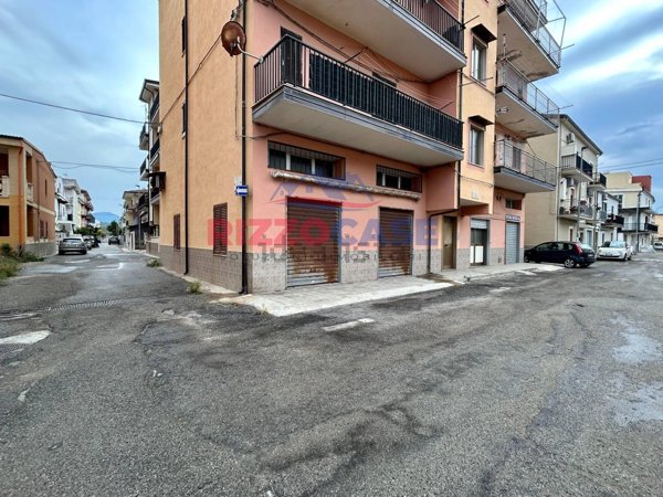 locale di sgombero in vendita a Corigliano-Rossano in zona Rossano