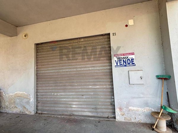 locale di sgombero in vendita a Corigliano-Rossano in zona Cantinella