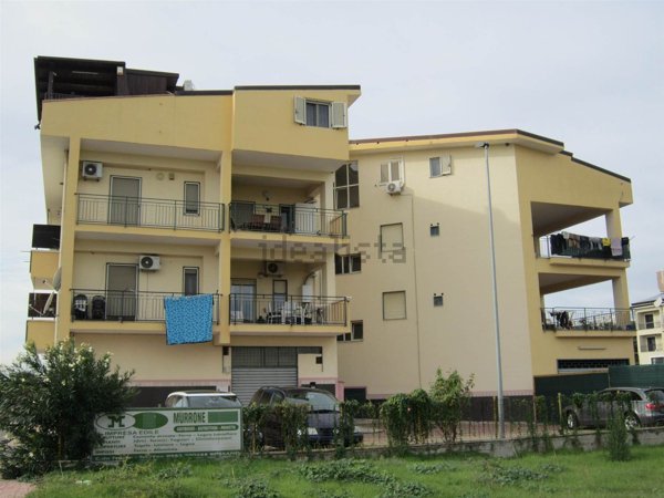 locale di sgombero in vendita a Corigliano-Rossano