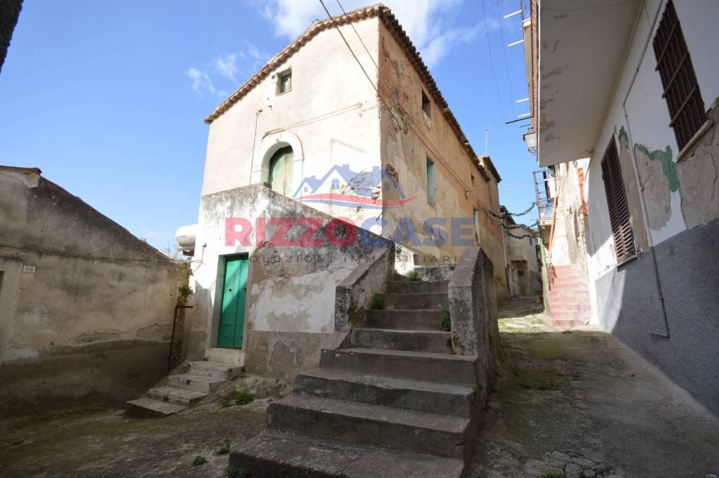 casa semindipendente in vendita a Corigliano-Rossano in zona Rossano