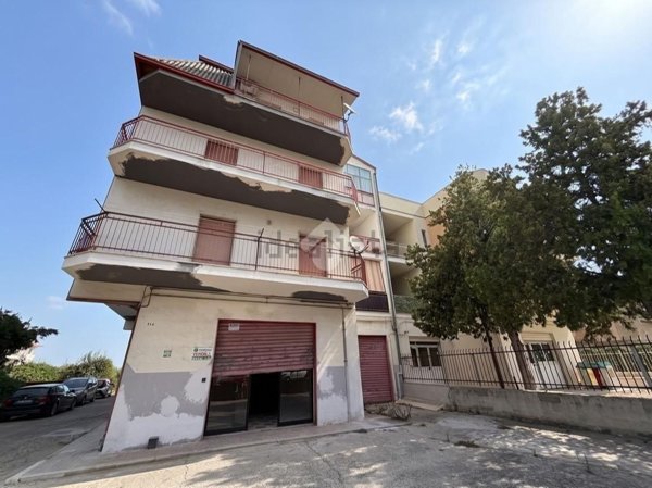 locale di sgombero in vendita a Corigliano-Rossano in zona Fabrizio Piccolo
