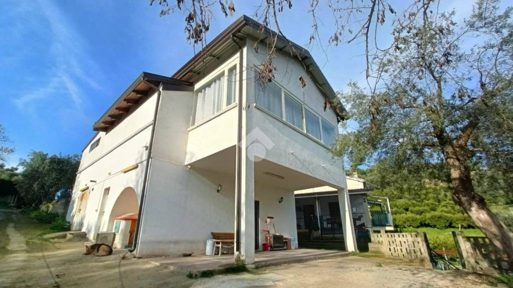 casa indipendente in vendita a Corigliano-Rossano in zona Fabrizio Piccolo