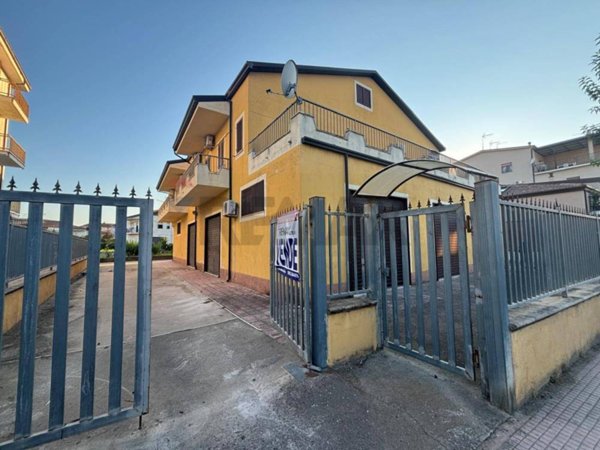 casa indipendente in vendita a Corigliano-Rossano in zona Fabrizio Piccolo