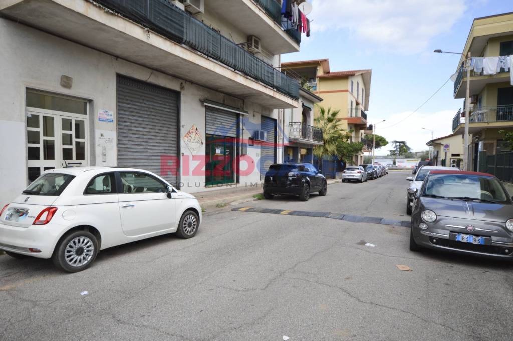locale commerciale in vendita a Corigliano-Rossano in zona Fabrizio Piccolo